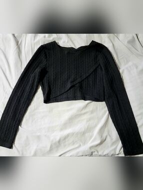 Black Cropped Knit Long-Sleeve Top